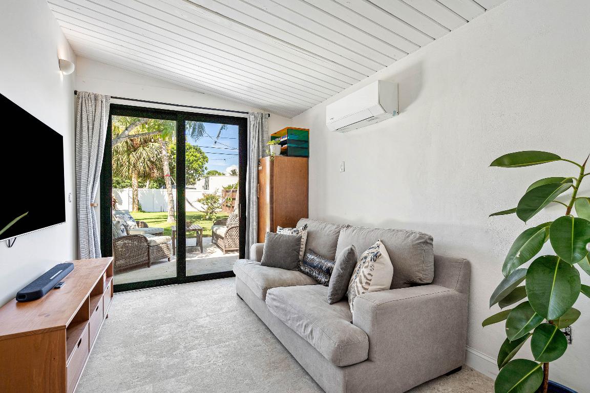 363 Glouchester Street