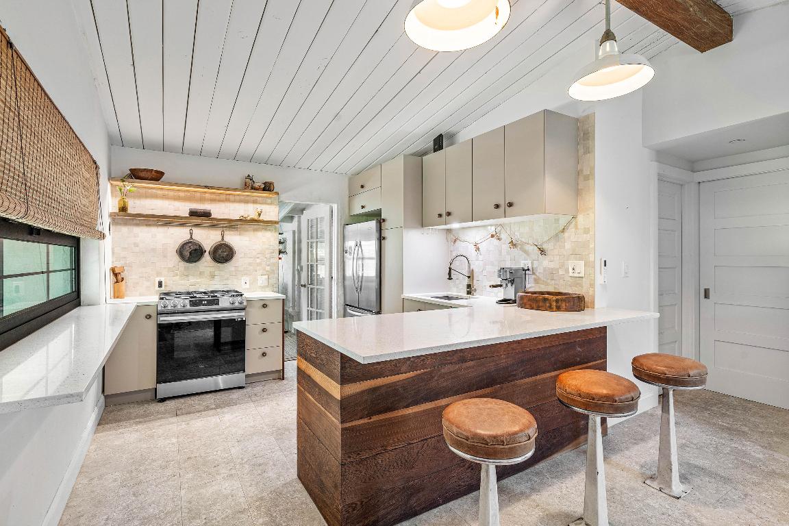 DELRAY MNR - Residential