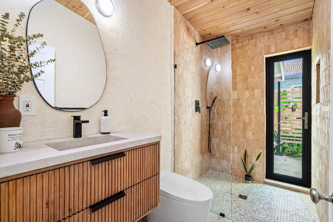 DELRAY MNR - Residential