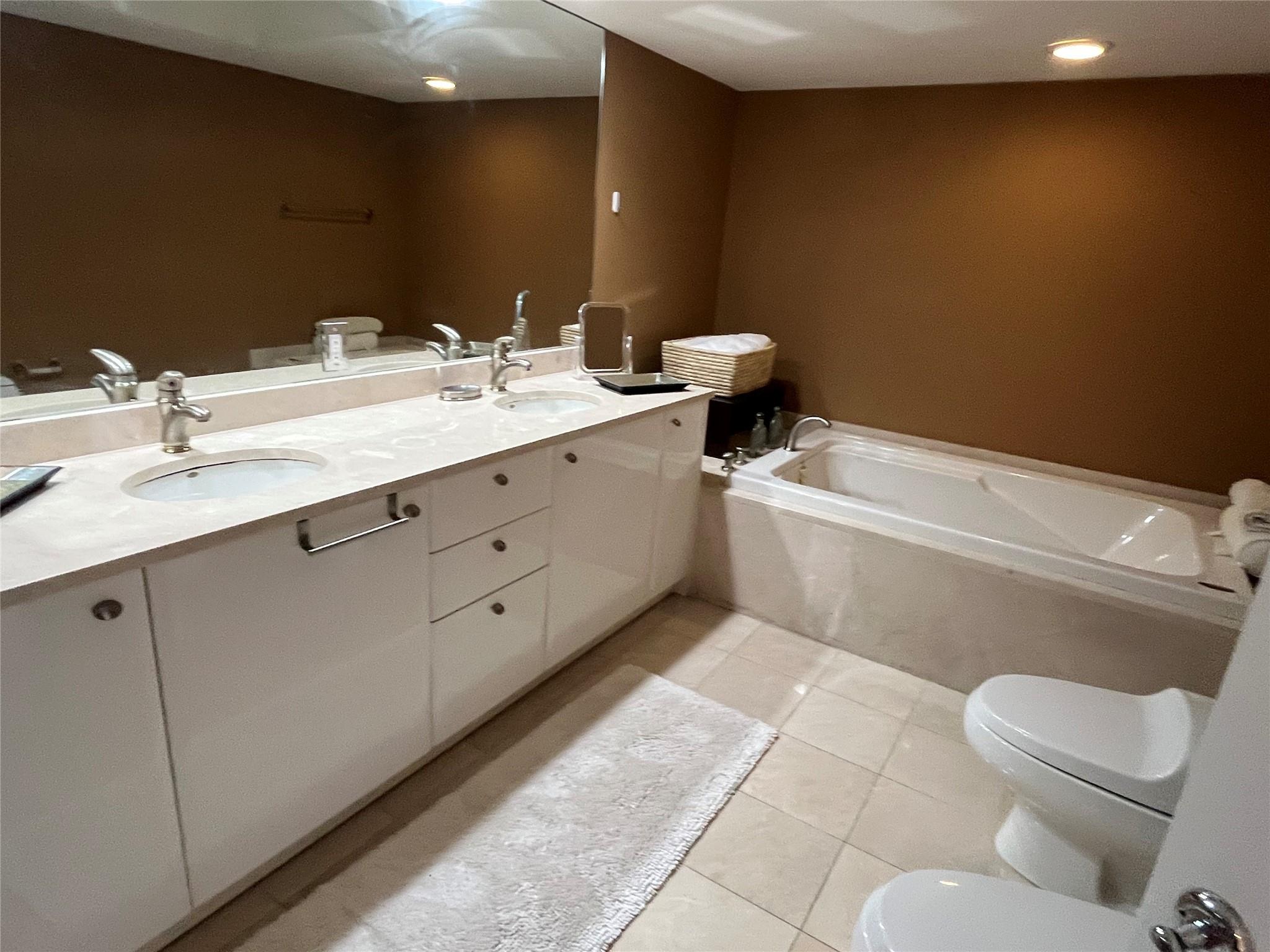 Oceania V Condo - Residential Lease