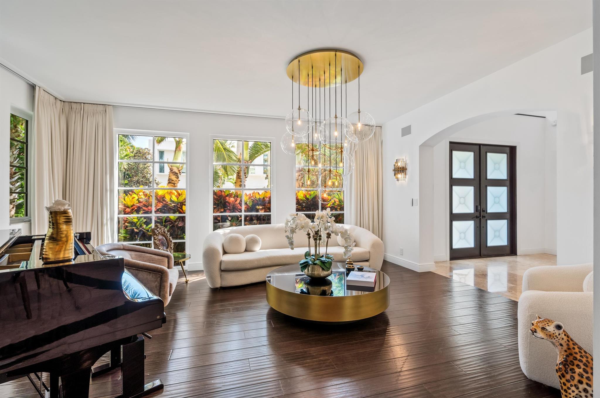 1216 Palm Trail