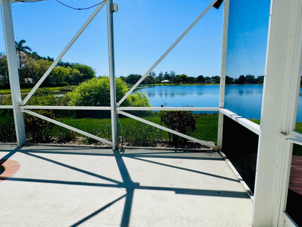 Photo of 9360 Cove Point Circle, Boynton Beach, FL 33472 (MLS # B26015021)