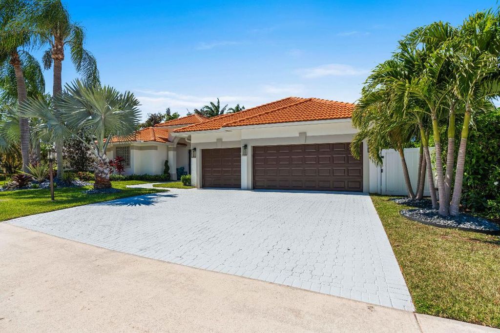 Photo of 2785 Biarritz Drive, Palm Beach Gardens, FL 33410 (MLS # R10979289)