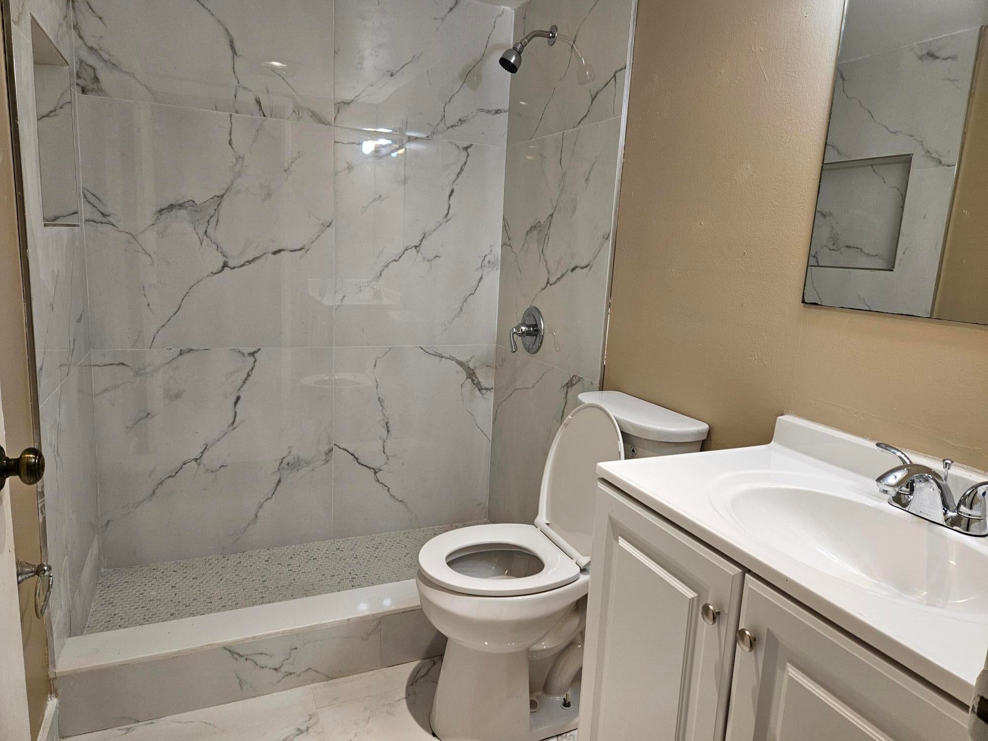 300 VILLAGE GREEN Circle S 114