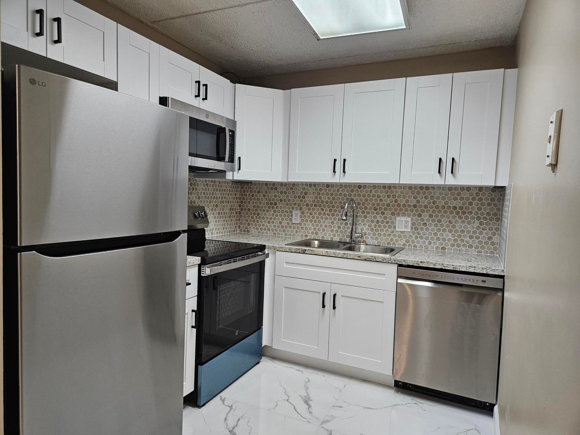 300 VILLAGE GREEN Circle S 114