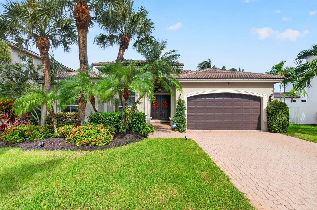 Photo of 6634 Houlton Circle, Lake Worth, FL 33467 (MLS # B26088433)