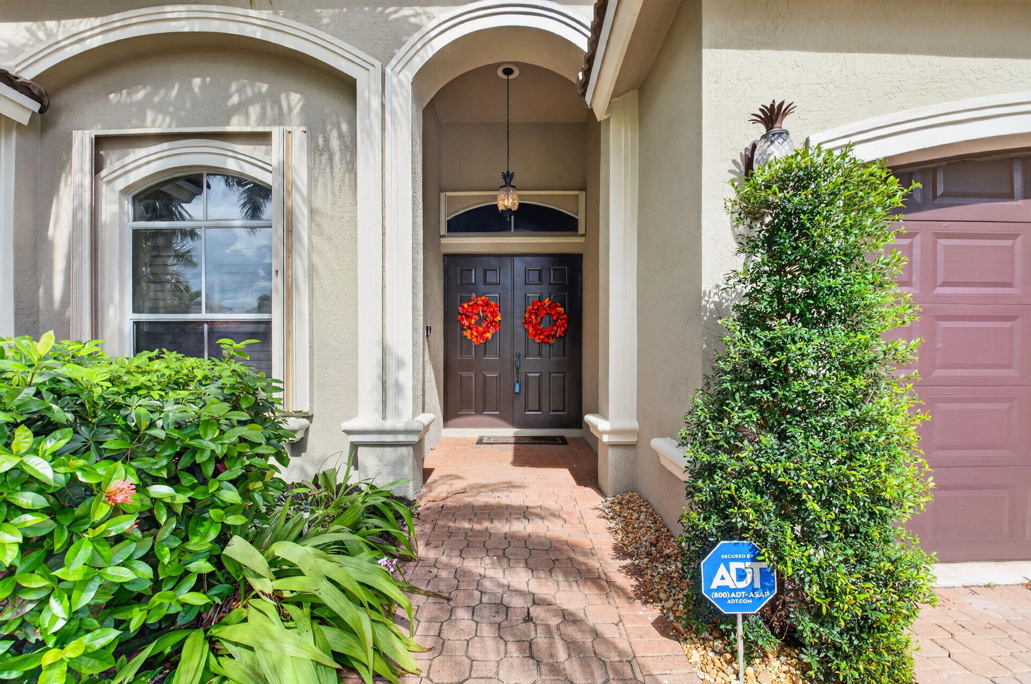 6634 Houlton Circle