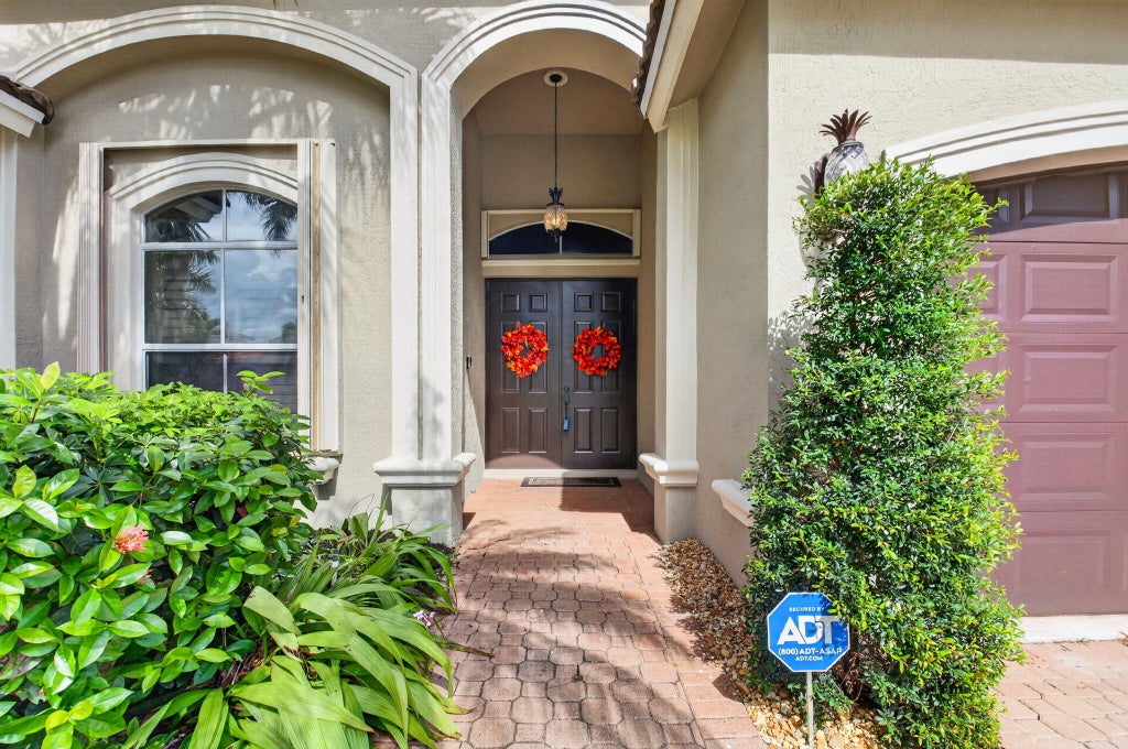 Photo of 6634 Houlton Circle, Lake Worth, FL 33467 (MLS # B26088433)