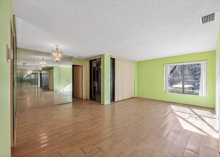 APPLEWOOD VILLAGE IV-E CO - Residential