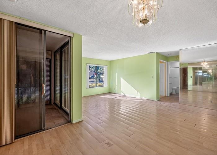 APPLEWOOD VILLAGE IV-E CO - Residential