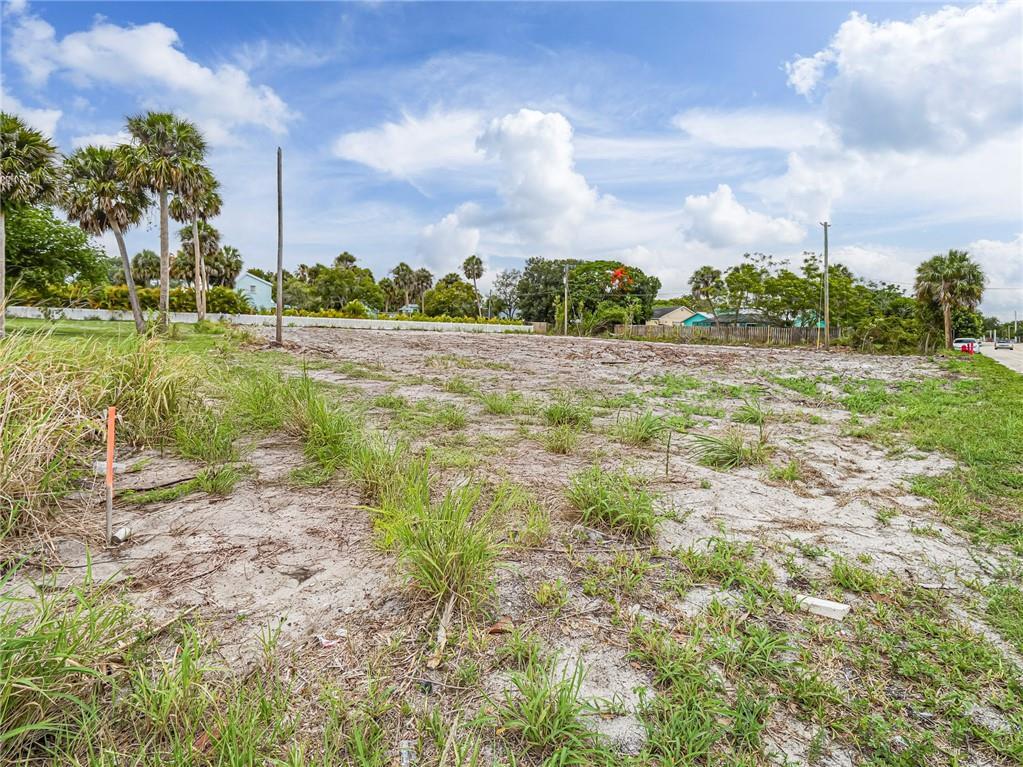 HICKORY HILL ESTATES - Land