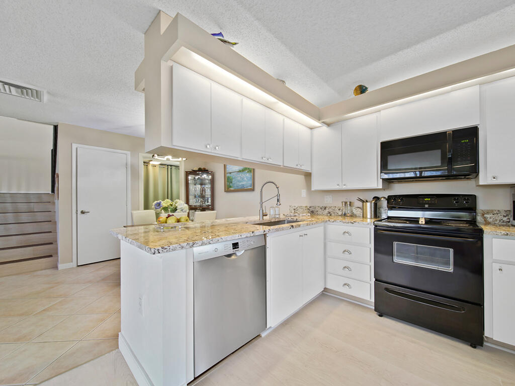 STAMFORD AT SUNSET TRACE A PLAT OF - Residential