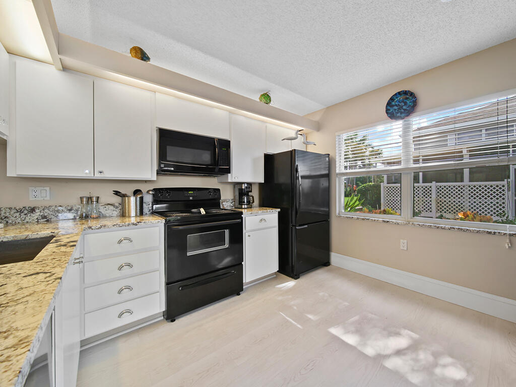 STAMFORD AT SUNSET TRACE A PLAT OF - Residential