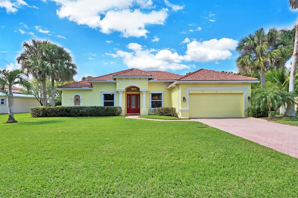 Photo of 1028 SW Bromelia Terrace, Stuart, FL 34997 (MLS # R10697930)