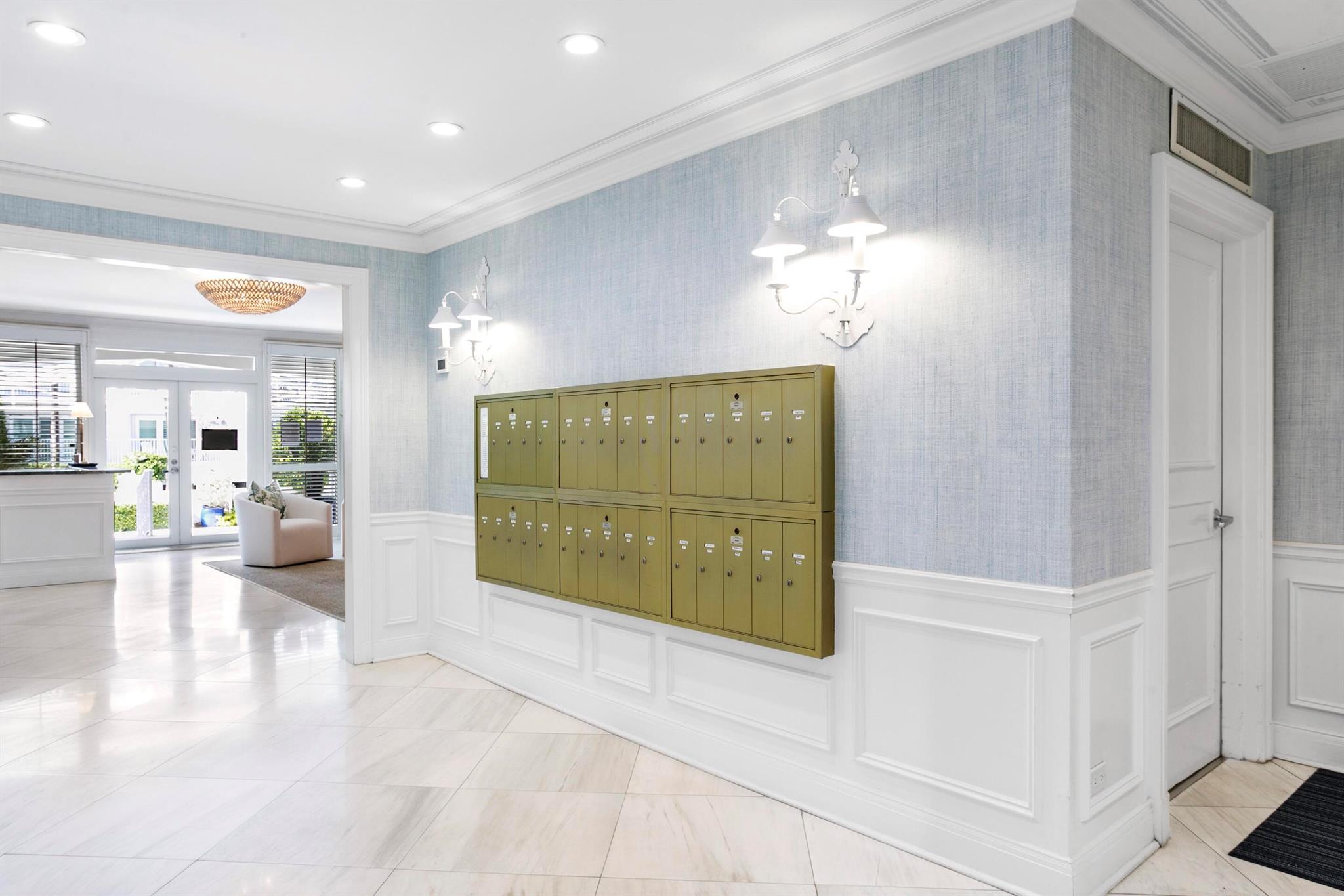 LOWELL HOUSE CONDO - Residential