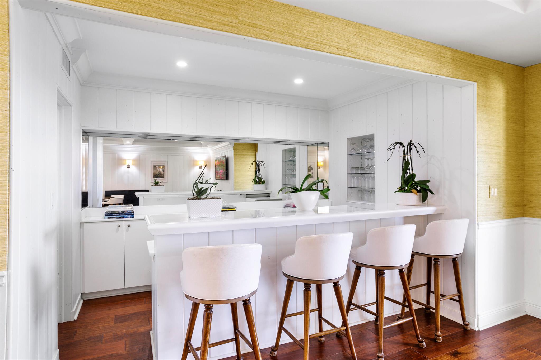 LOWELL HOUSE CONDO - Residential