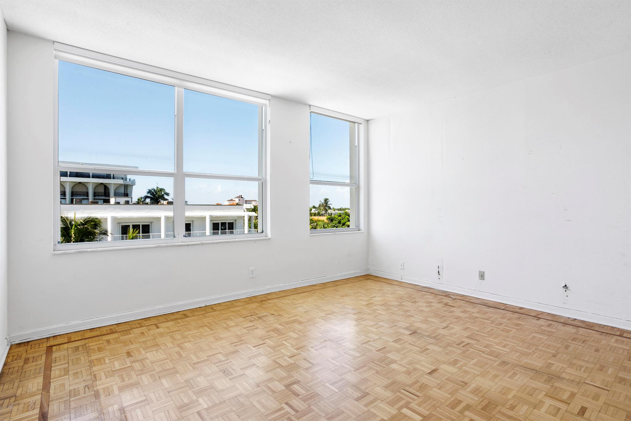 LOWELL HOUSE CONDO - Residential