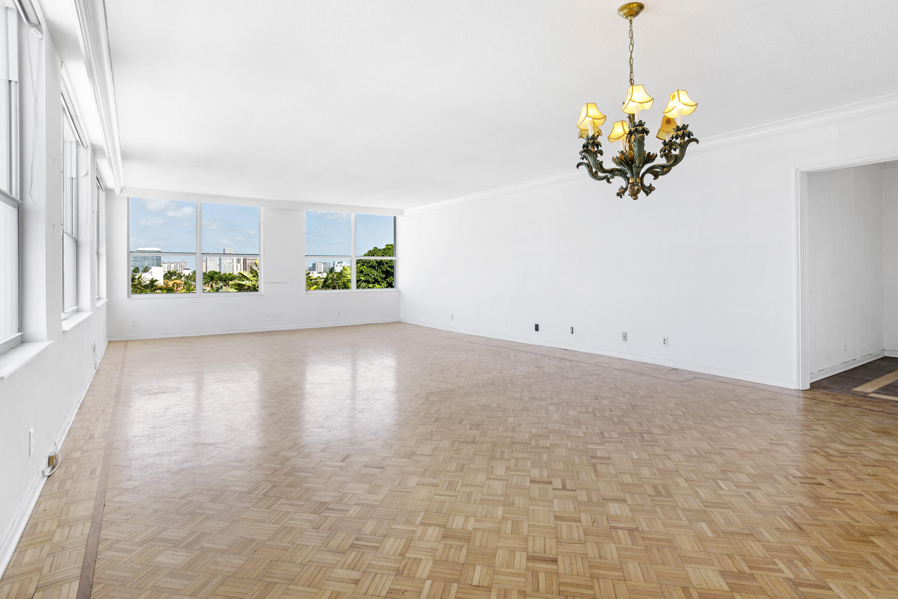 340 S Ocean Boulevard 4e, Palm Beach, FL, 33480/$3,750,000 4 340 S Ocean Boulevard 4e