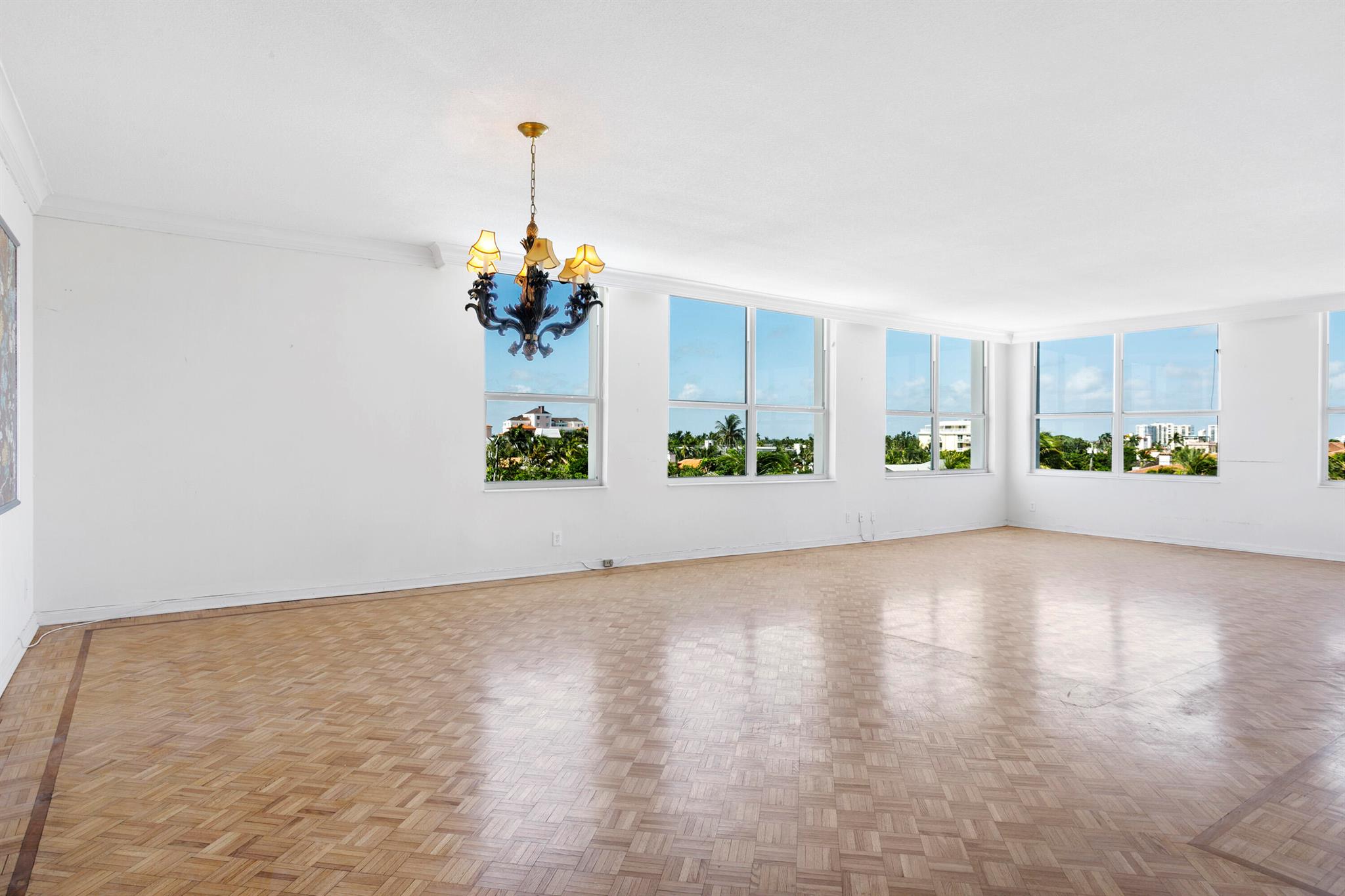 LOWELL HOUSE CONDO - Residential