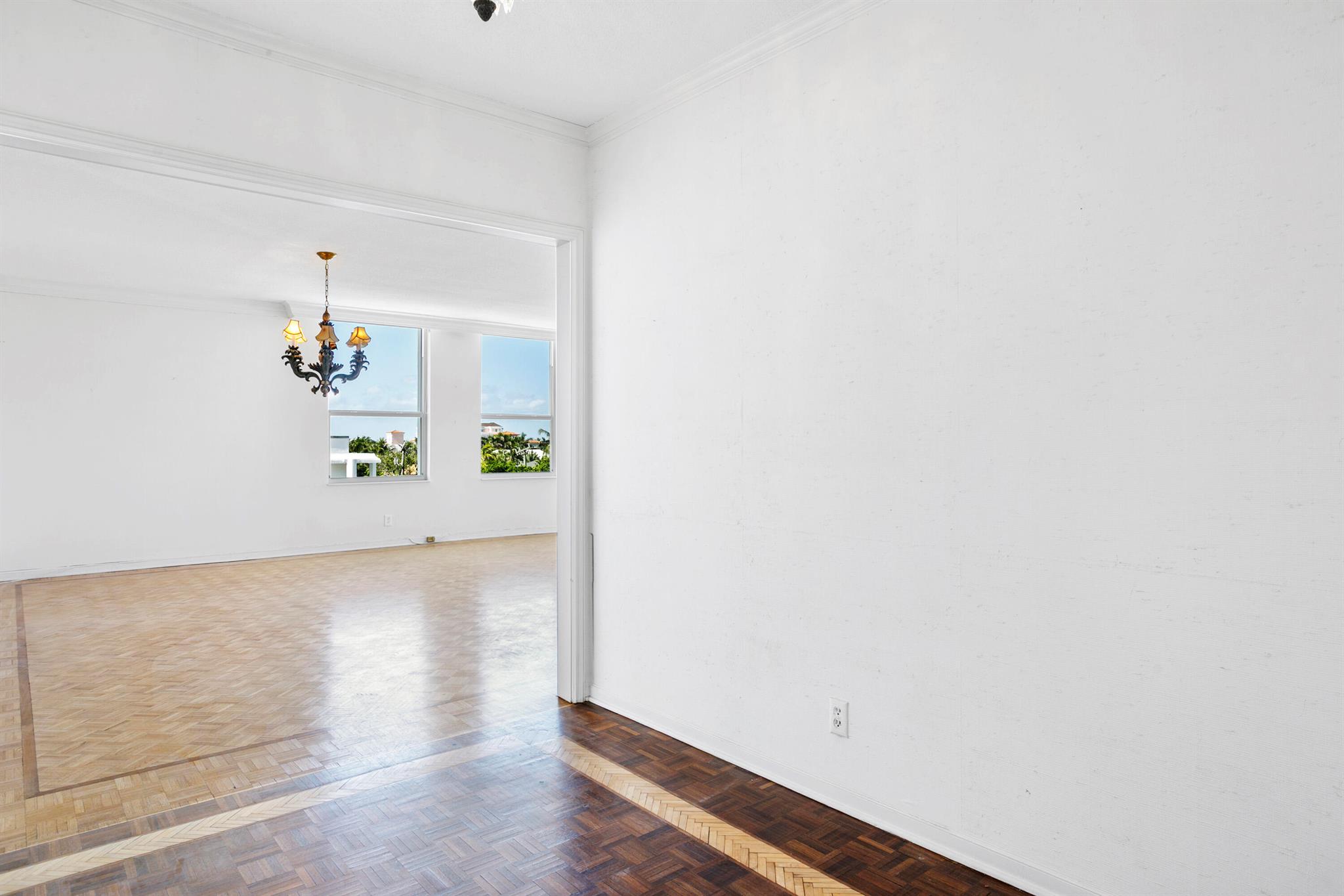 LOWELL HOUSE CONDO - Residential