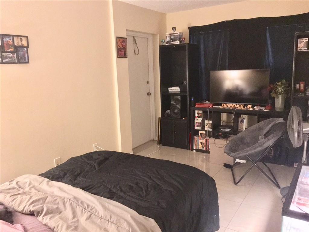 RAMBLEWOOD EAST CONDO - Residential Lease