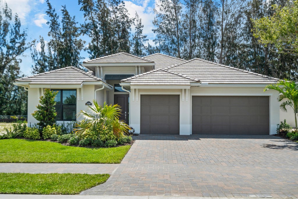 Photo of 692 Ravens Landing Drive, Vero Beach, FL 32968 (MLS # B26035939)
