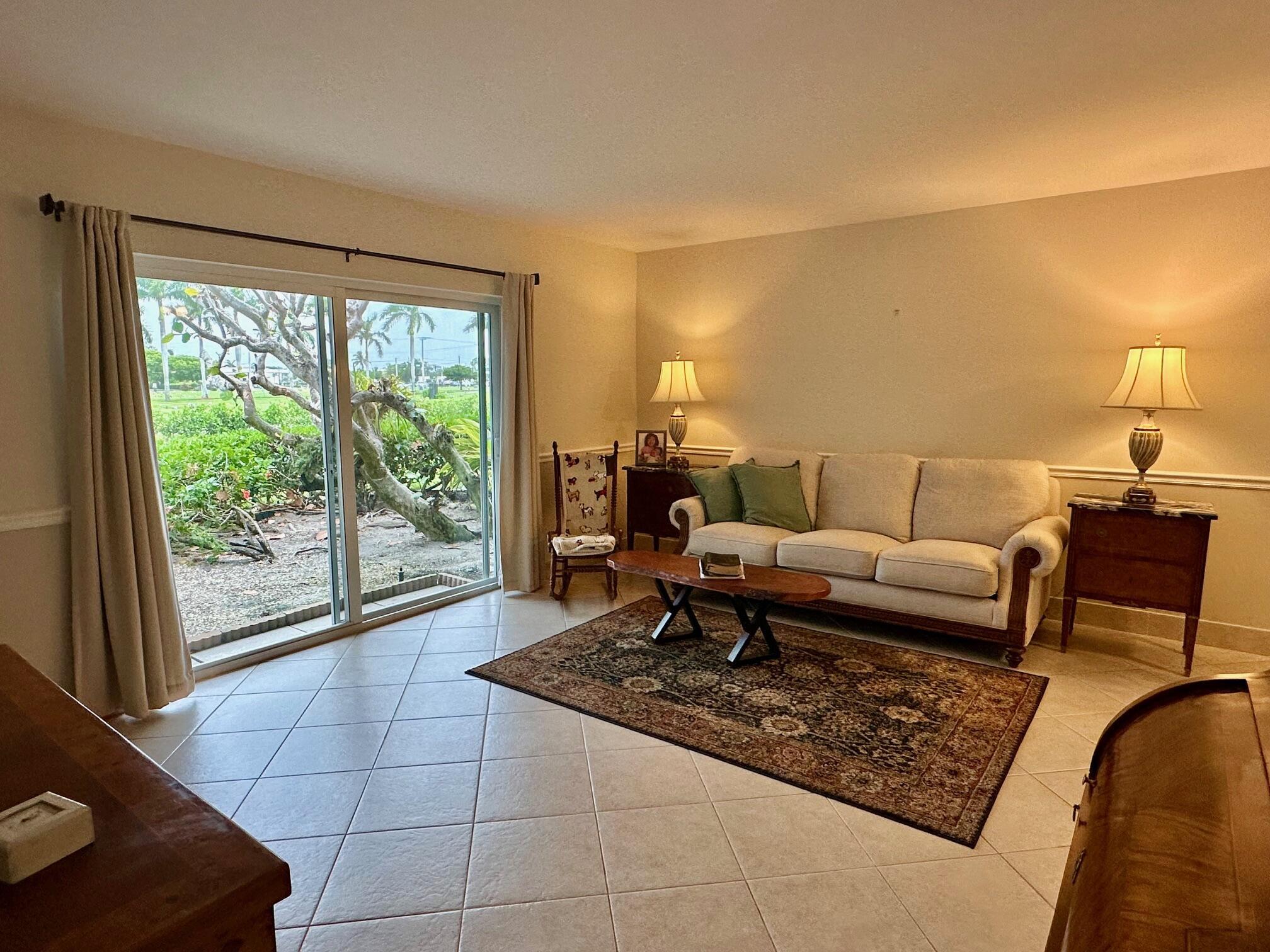 310 N North Boulevard 1c