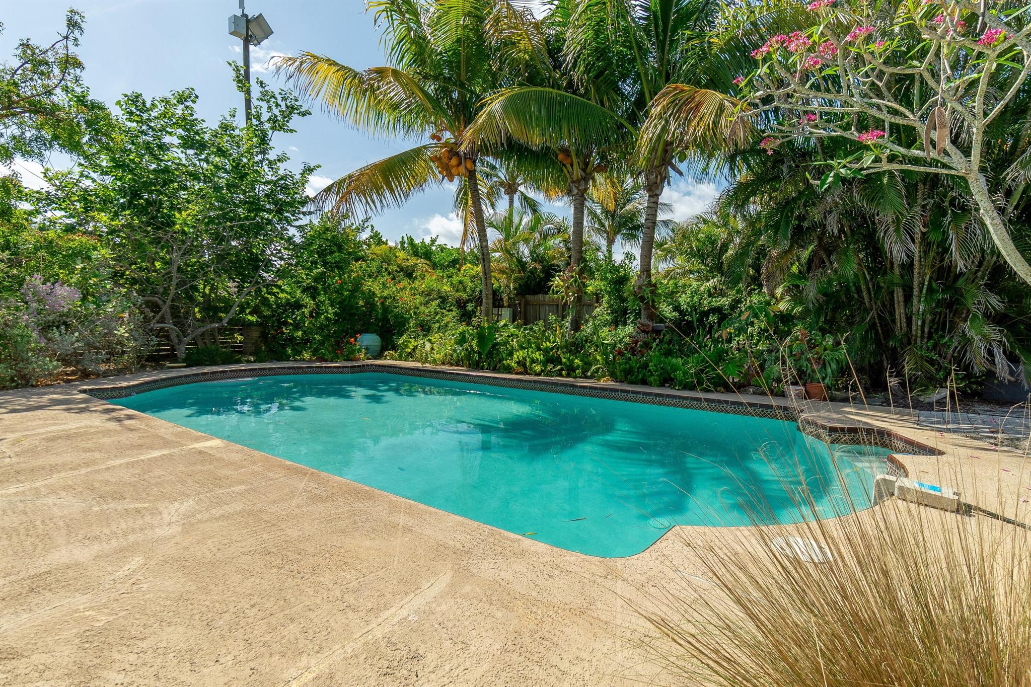 204 SW 10th Avenue