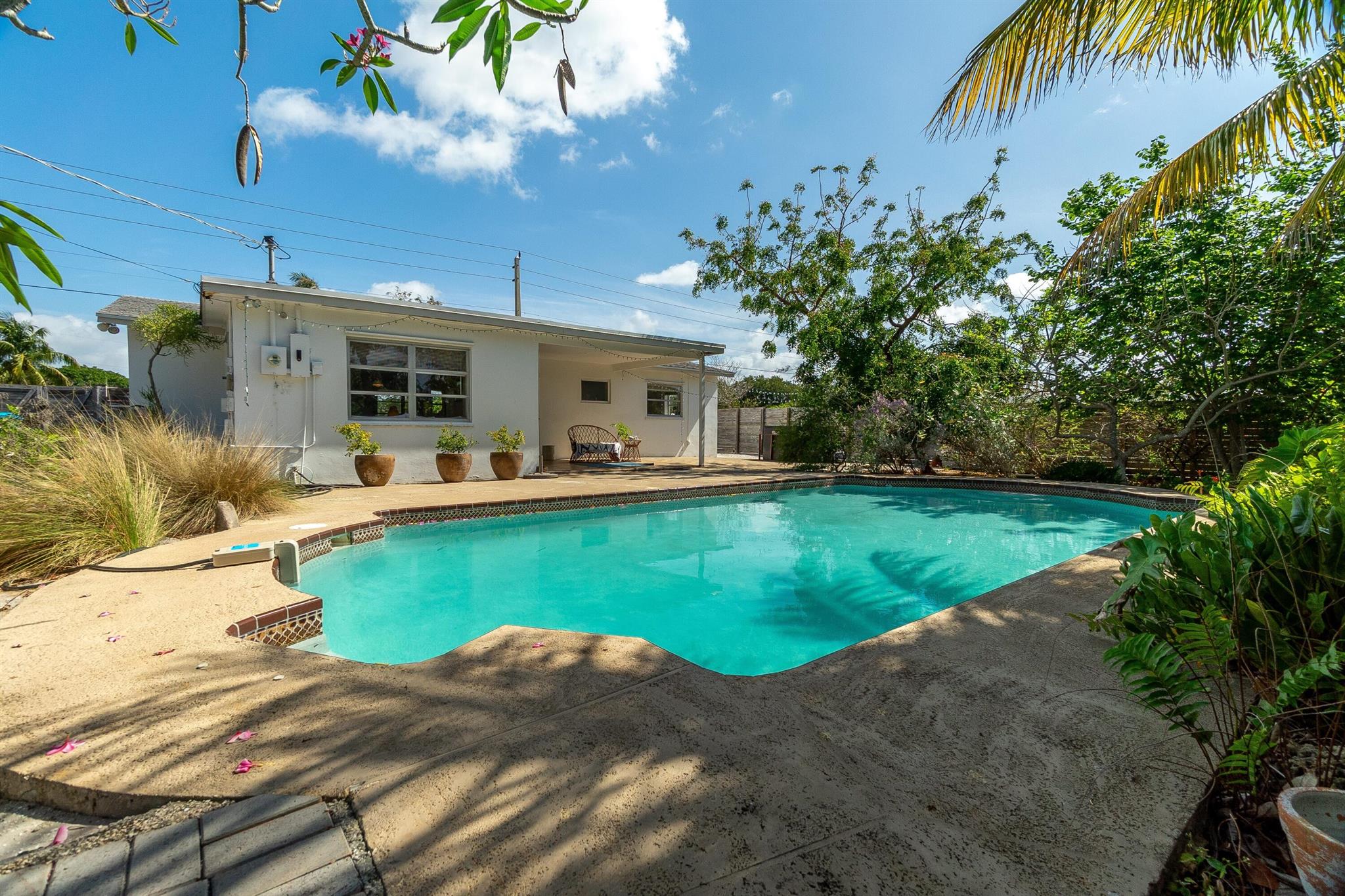 204 SW 10th Avenue