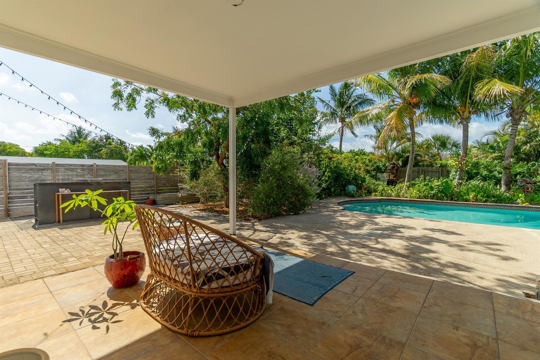 204 SW 10th Avenue