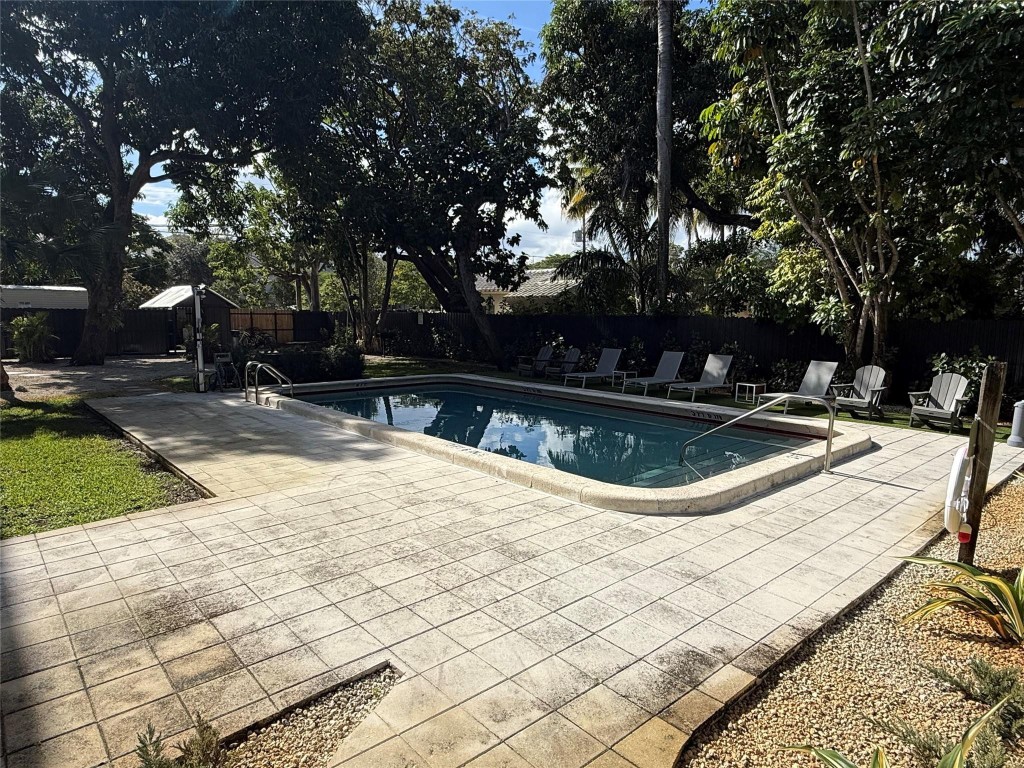 HOLLYWOOD - Residential Lease