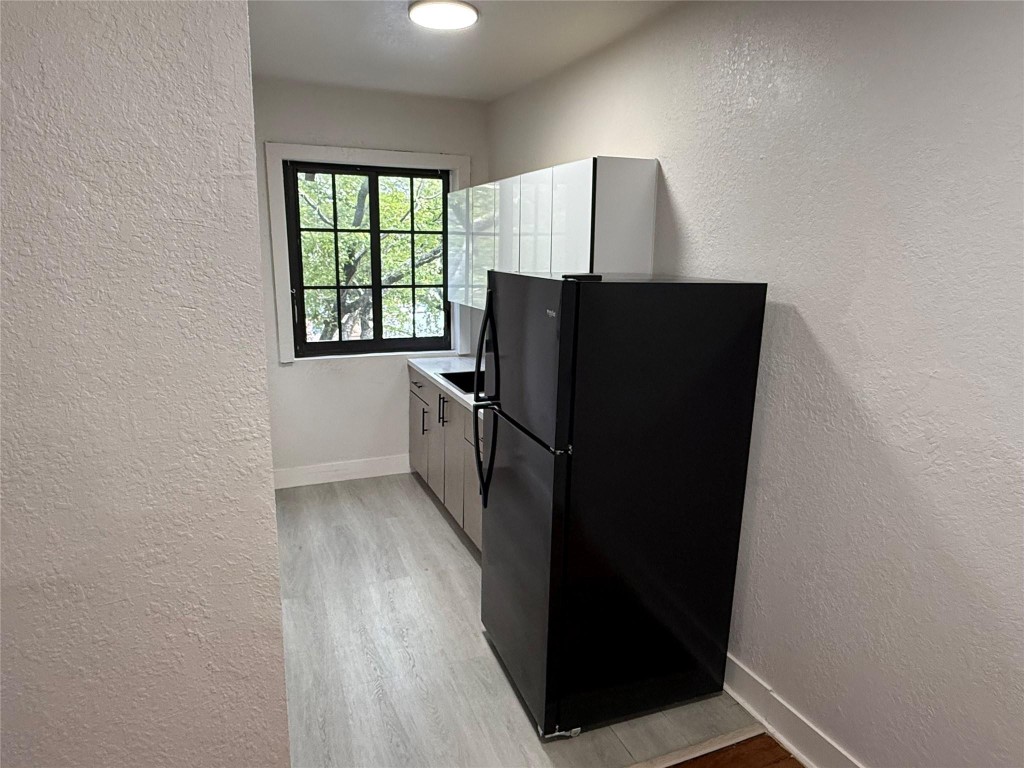 HOLLYWOOD - Residential Lease