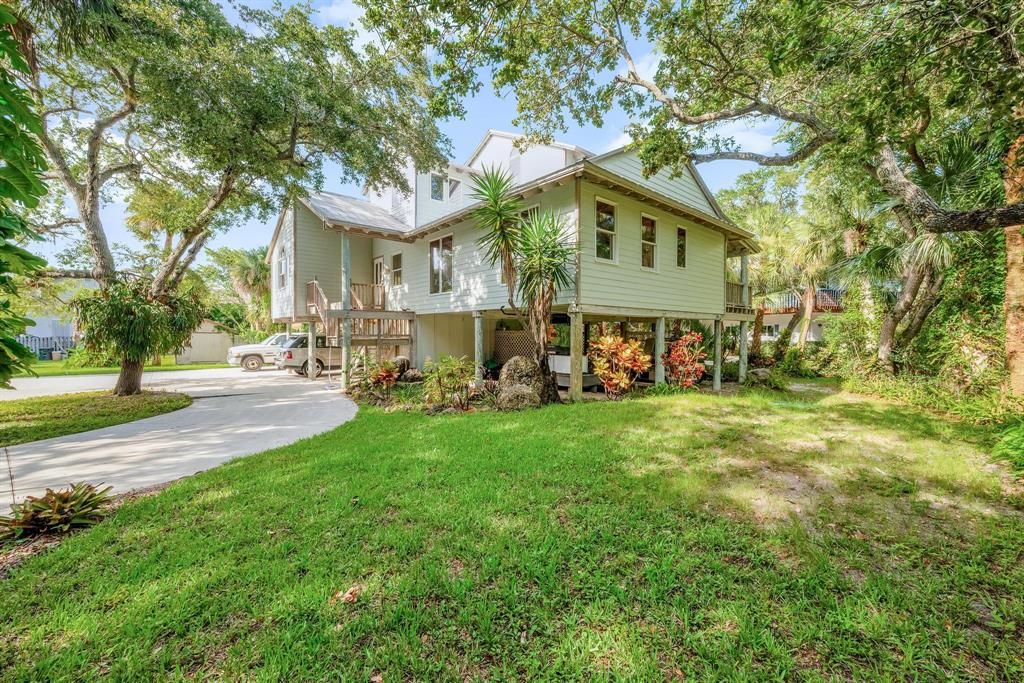 Photo of 2511 Lightlewood Lane Ln, Fort Pierce, FL 34946 (MLS # R10815223)