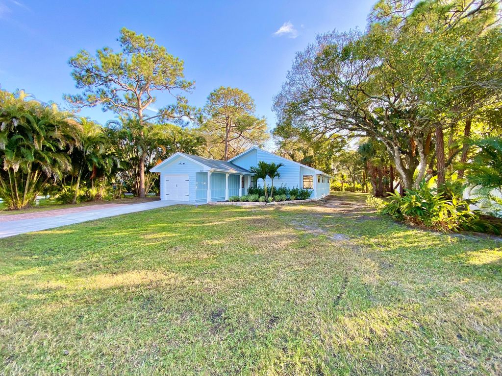 Photo of 424 Hugh Street, Jupiter, FL 33458 (MLS # R10768566)