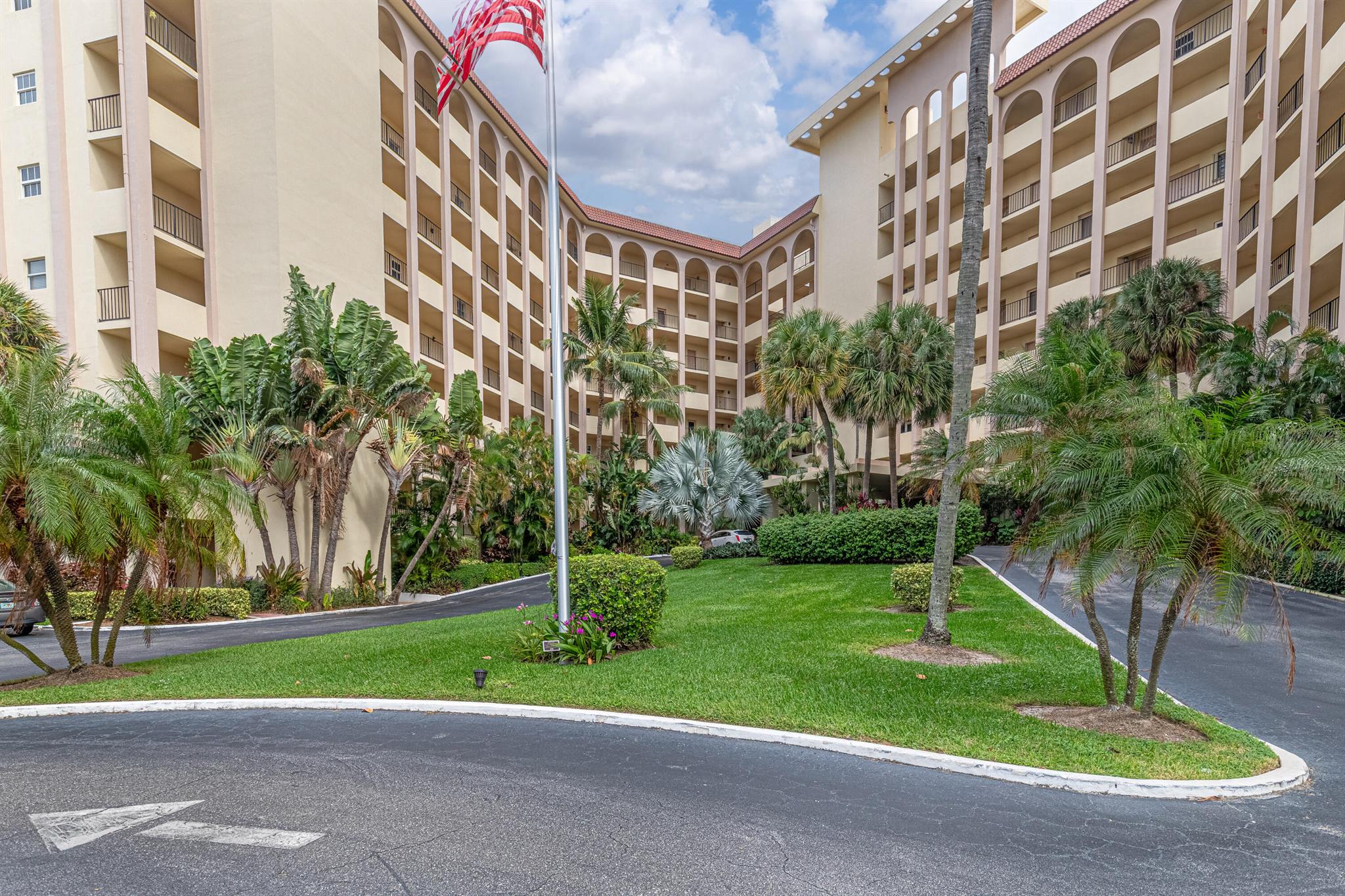 LA BONNE VIE CONDO - Residential