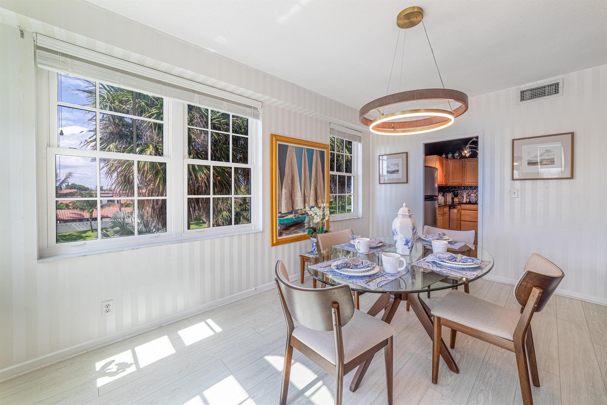 LA BONNE VIE CONDO - Residential