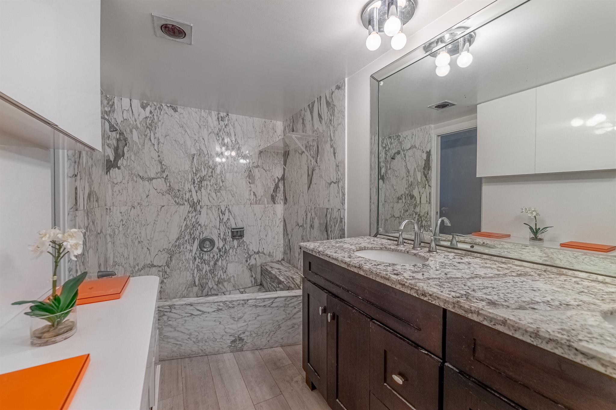 LA BONNE VIE CONDO - Residential