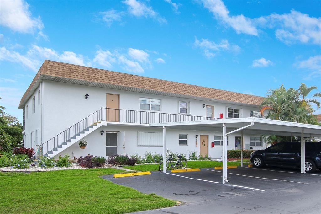 Photo of 2950 SE Ocean Boulevard #9-5, Stuart, FL 34996 (MLS # R10786418)