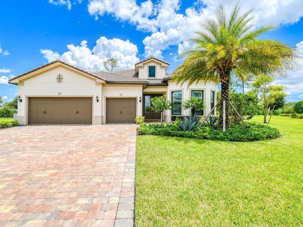 Photo of 9246 Balsamo Drive, Palm Beach Gardens, FL 33412 (MLS # R10916894)
