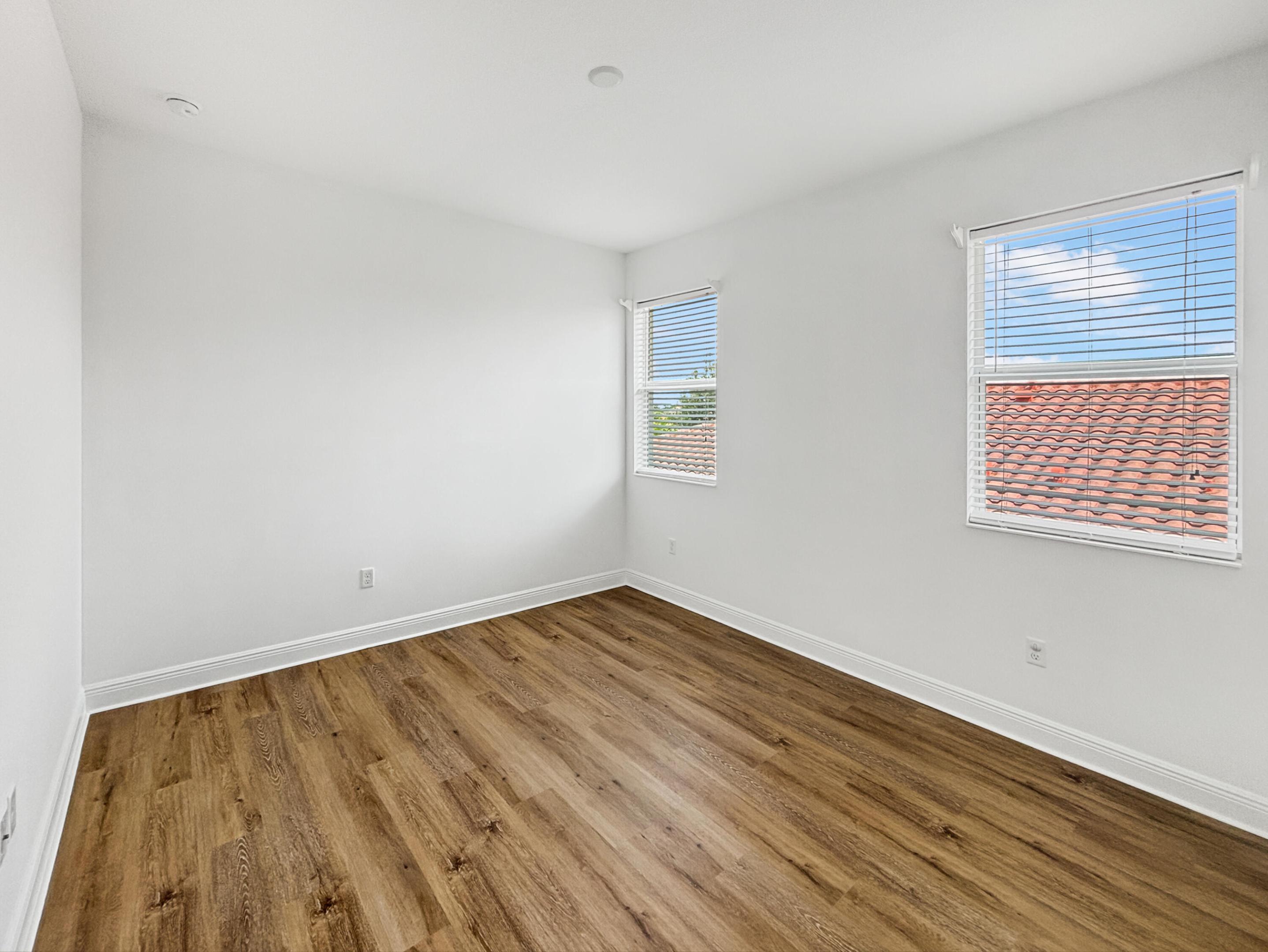 PORTOSOL REPL NO 4 - Residential Lease