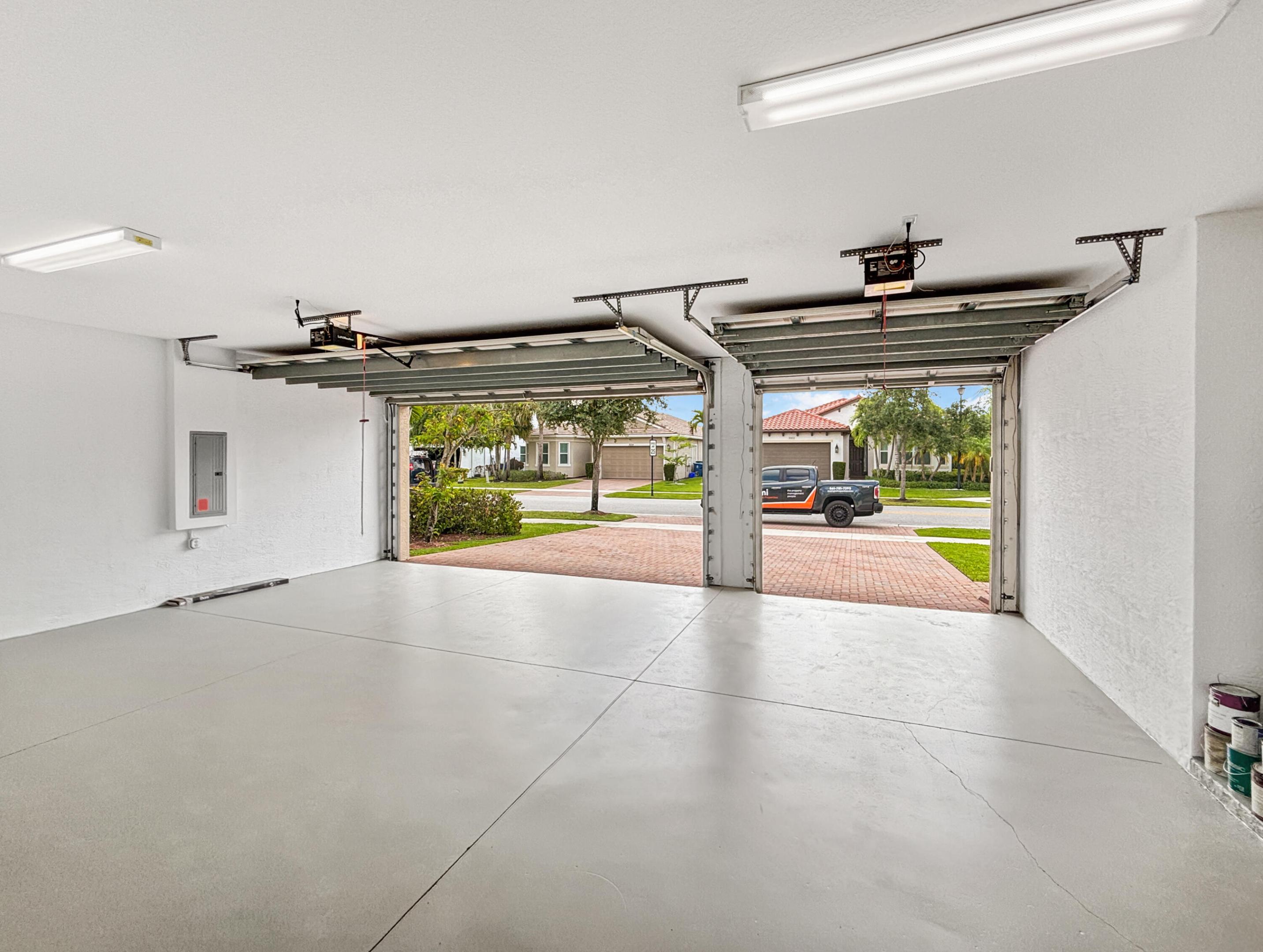 PORTOSOL REPL NO 4 - Residential Lease