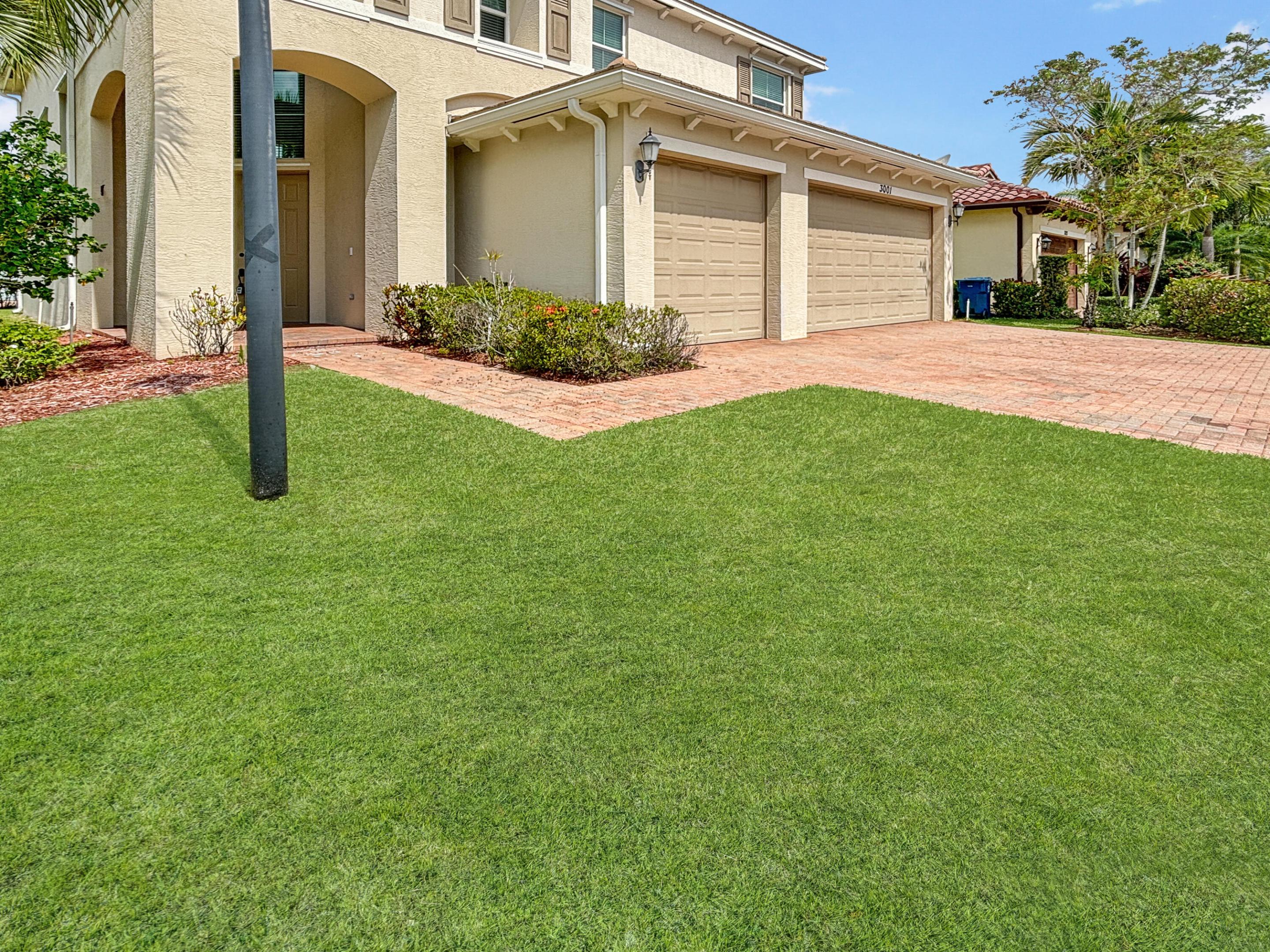 PORTOSOL REPL NO 4 - Residential Lease