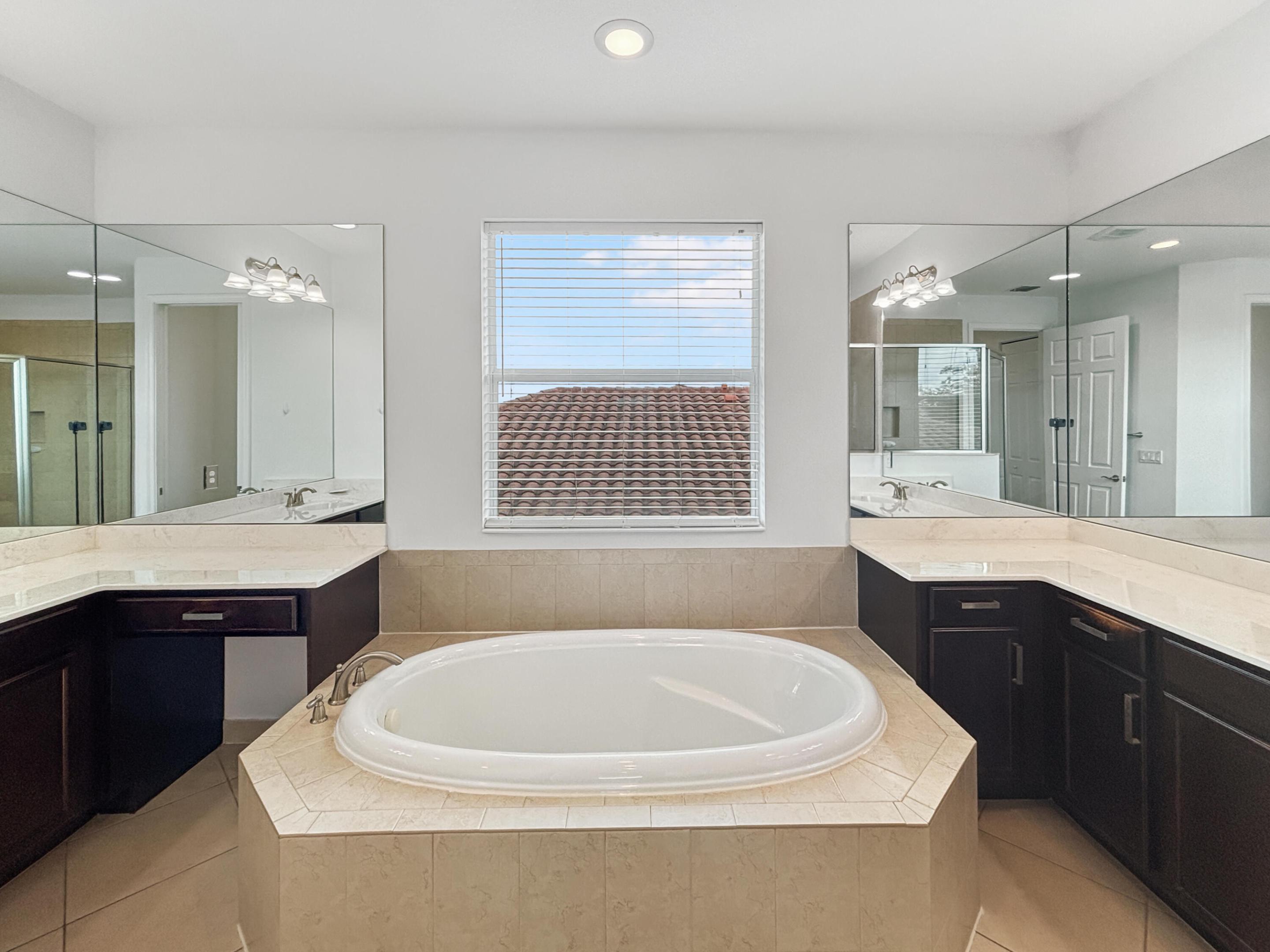 PORTOSOL REPL NO 4 - Residential Lease