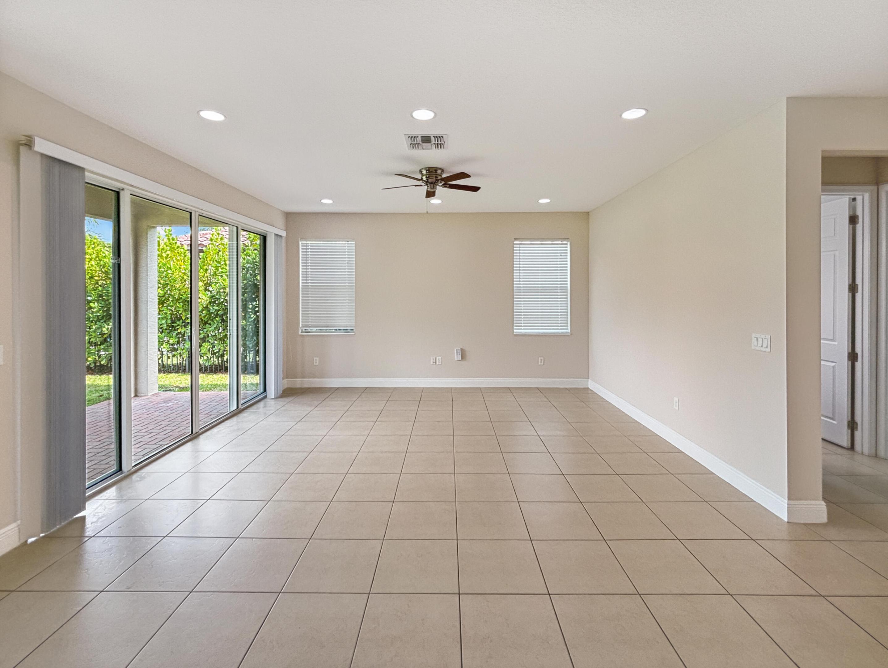 PORTOSOL REPL NO 4 - Residential Lease