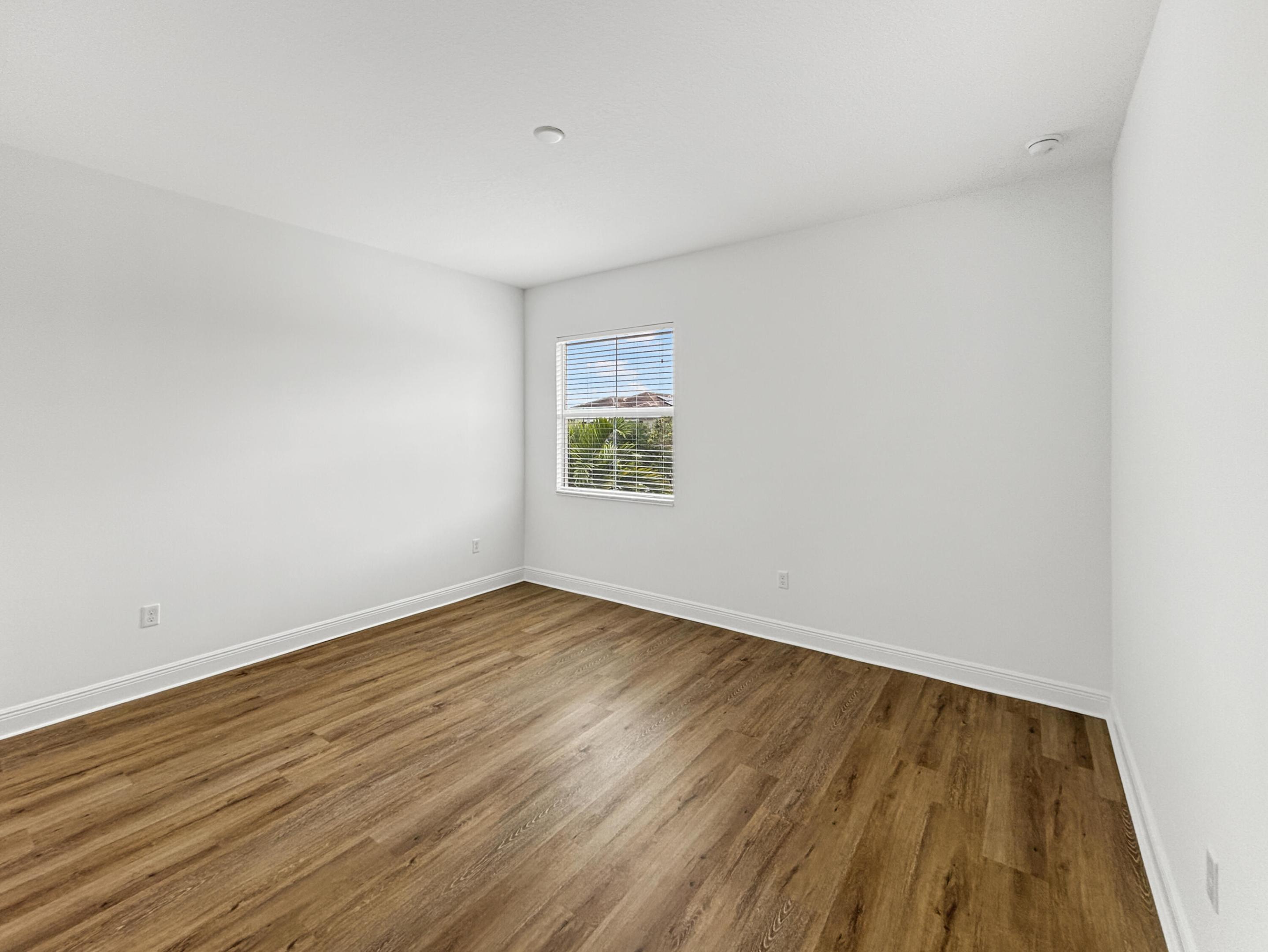 PORTOSOL REPL NO 4 - Residential Lease