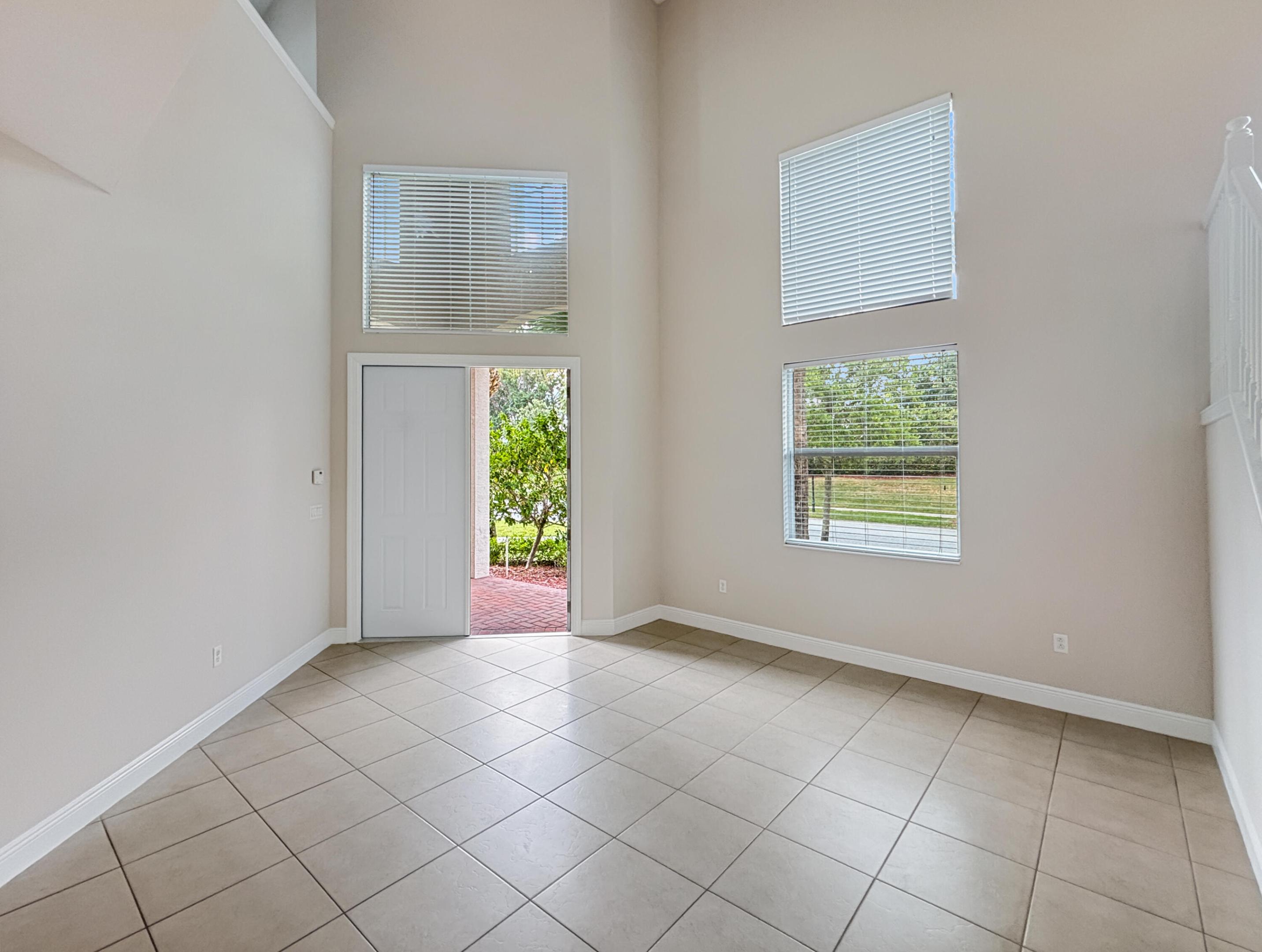 PORTOSOL REPL NO 4 - Residential Lease