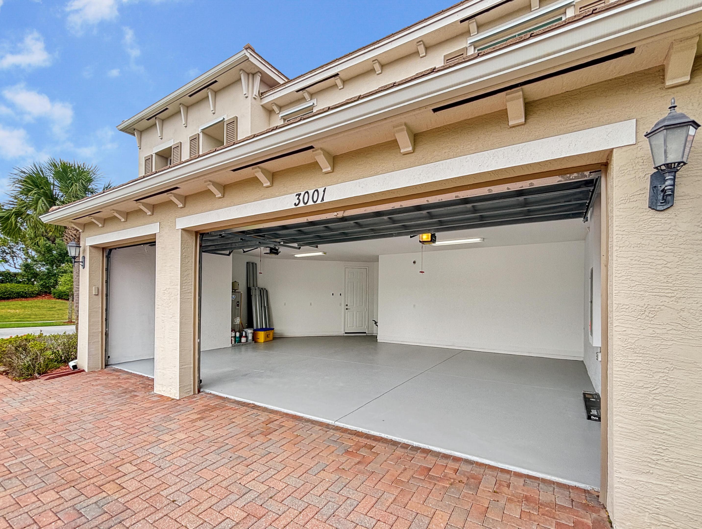PORTOSOL REPL NO 4 - Residential Lease