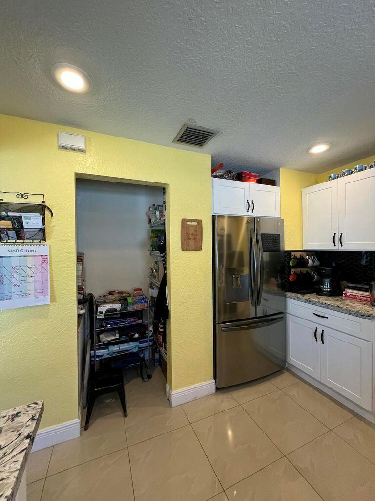 1006 N 22nd Street, West Palm Beach, FL, 33407/$399,000 4 1006 N 22nd Street