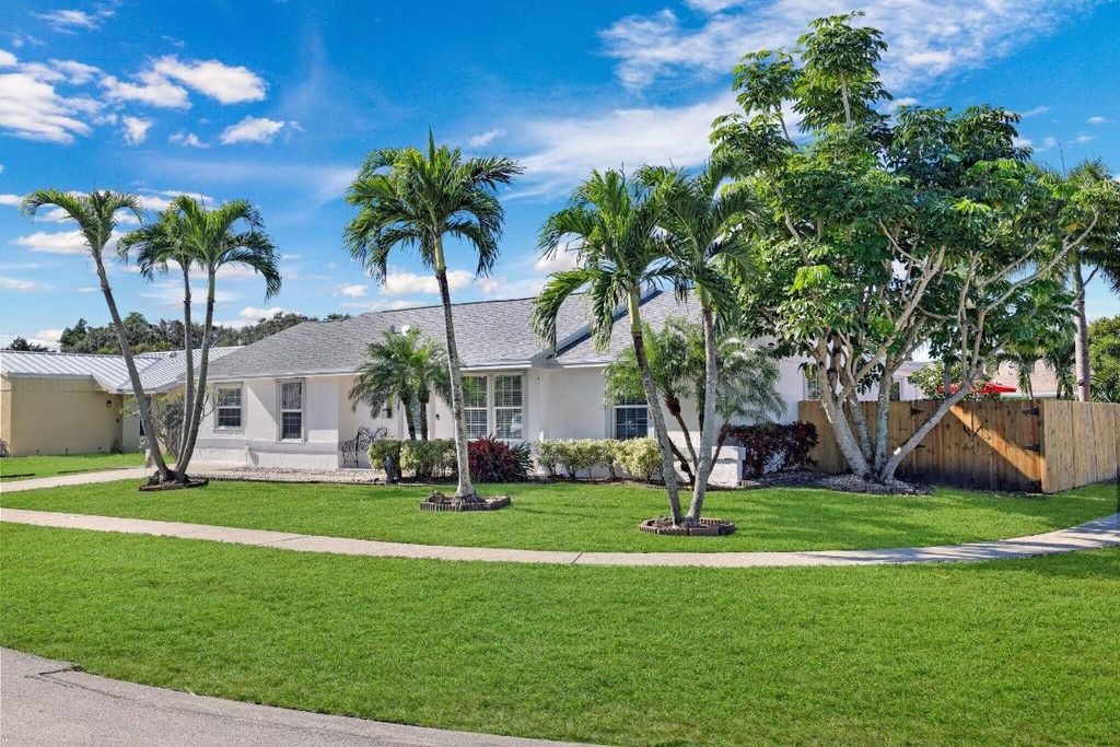 Photo of 8055 Rose Marie Circle, Boynton Beach, FL 33472 (MLS # R11152404)