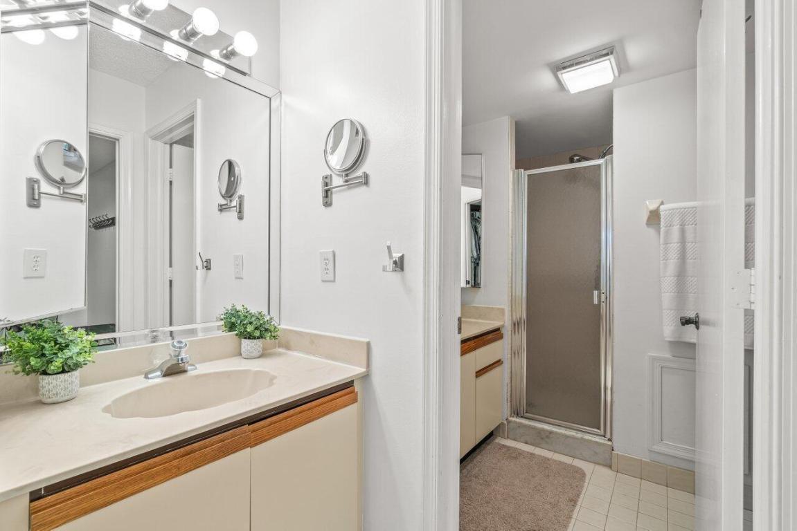 LAKESIDE CONDO 3 OF BANYAN SPRINGS,
Banyan Spring - Residential